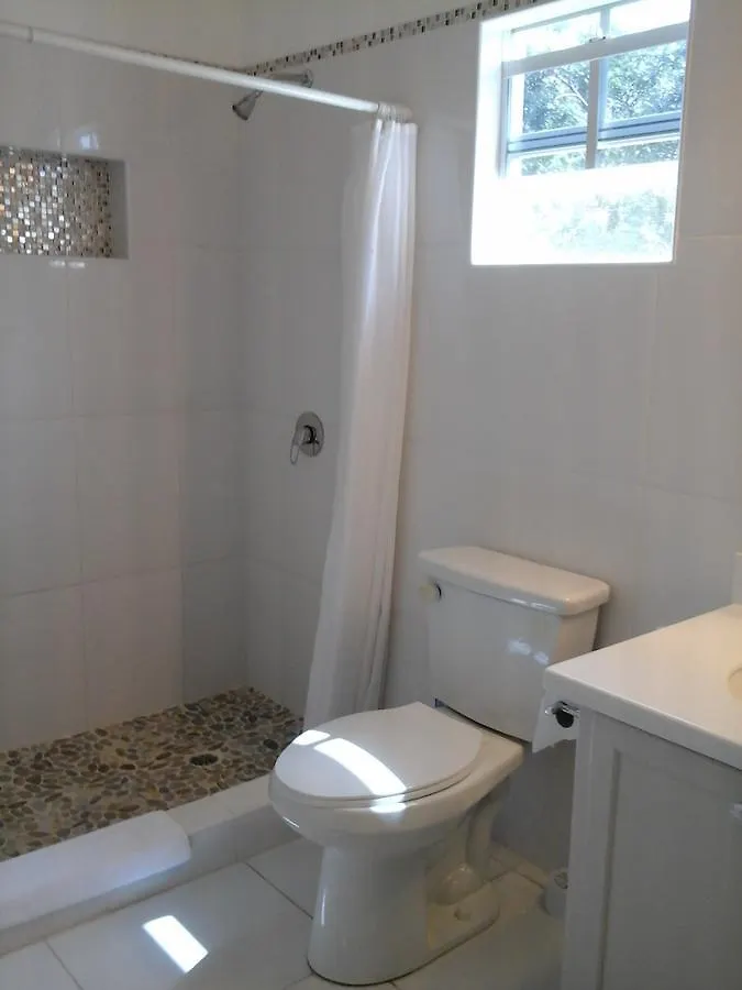 Bed and Breakfast Five Senses Antigua Bolands 0*,