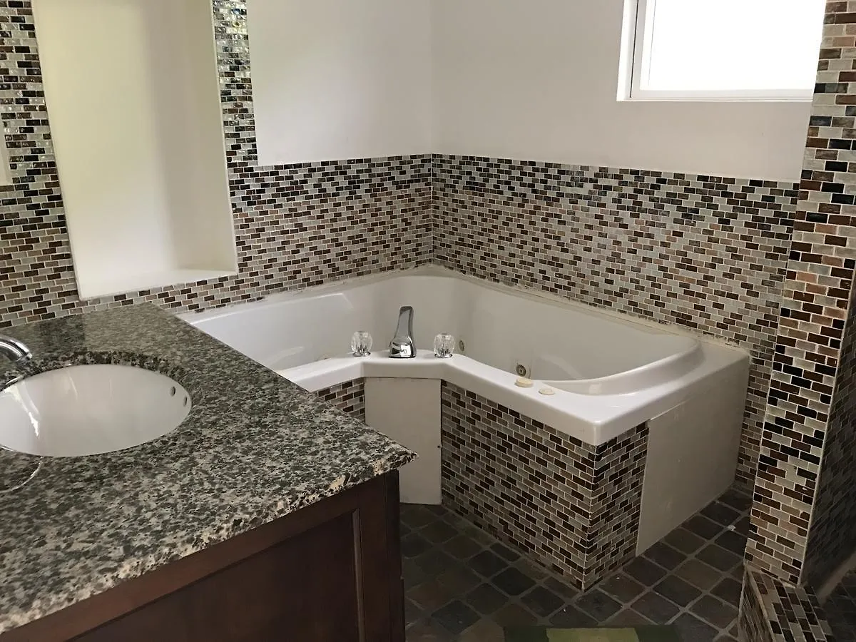 Bed and Breakfast Five Senses Antigua Bolands